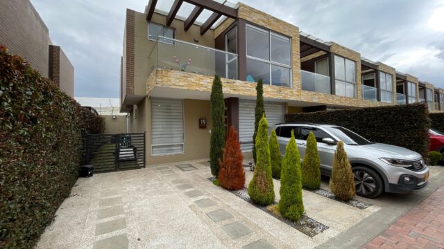 CASA EN VENTA (CHIA)